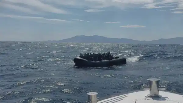 Ayvacık Açıklarında 43 Kaçak Göçmen Güvenlik Güçleri Tarafından Yakalandı