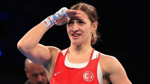 Milli Boksör Busenaz Sürmeneli, Avrupa Şampiyonası'nda 4. Madalyasını Garantiledi