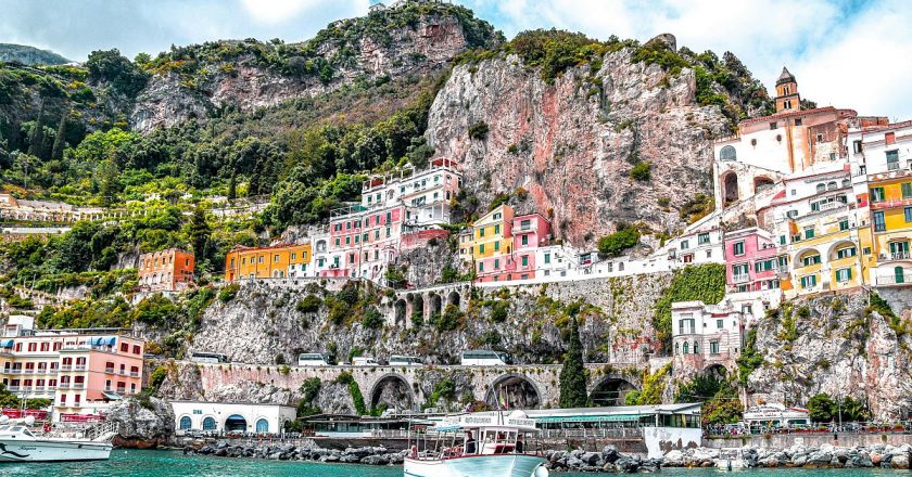 İtalyan turizminin cenneti olan yenilenen Amalfi Havalimanı bu ay açılacak.