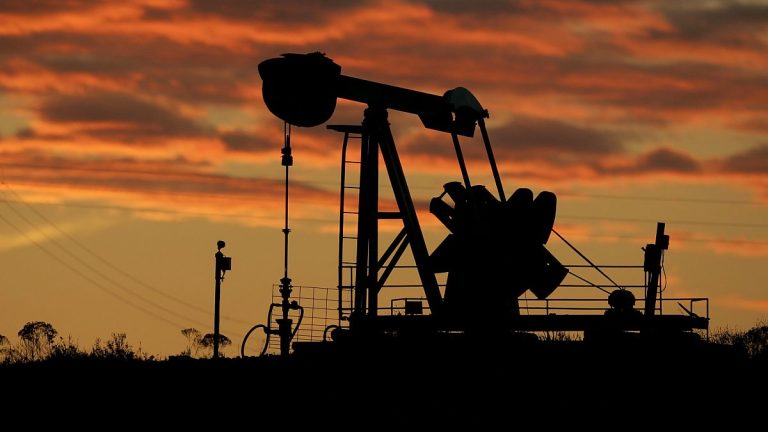 Petrol Orta Doğu’daki gerginliklerle yükseldi