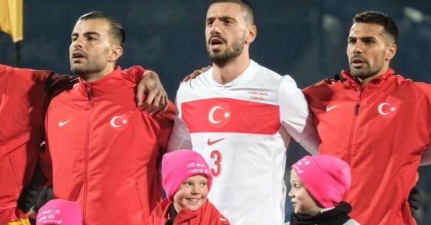 FIFA’dan Merih Demiral’a büyük bir onur: Birincisini imzaladı! – Son Dakika Spor Haberleri
