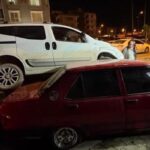 Hatay’da ilginç bir kaza! Satmak üzere olduğu park edilmiş aracından hafif bir ticari araç çıktı, acı çekti