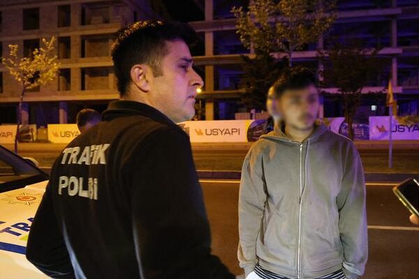 Hem alkolik hem de ehliyetsizdi! Yakalandığında, suçu babasından attı: “Ben bir ilkokul diplomasıyım, imzalayamıyorum”