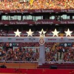 Galatasaray’dan başka bir ilk! 5 Yıldızlı Gömlek 406 Yaşlı Bir Heykel ile Giyinecek