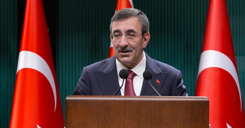 “Partiden önce yeni anayasa için ilk toplantıyı sürdüreceğiz”
