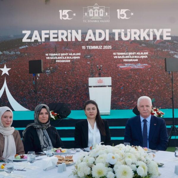 İstanbul’da 15 Temmuz şehitlerinin ailelerinin ve gazilerinin onuruna yiyecek