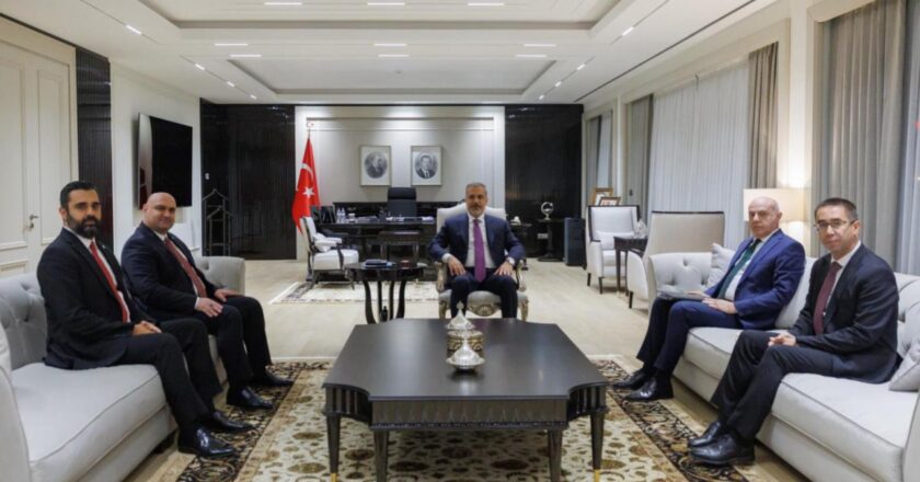 Bakan Fiddan, Irak Türkmen Cephesi’nin Başkanı Başkanı Ağaoğlu ile bir araya geldi