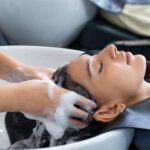 Saçlarınızı Aşırı Yıkadığınızın 7 Belirtisi: Hem Yıpratıyor Hem Döküyor!